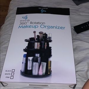 COPY - Makeup organizer that spins